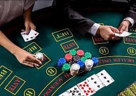 Live Dealer Baccarat Roulette တိုက်ရိုက် Stream ကစားနေသောပုံ